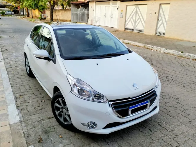 Peugeot 208 Allure 1.5 Flex 8V 5P 2015