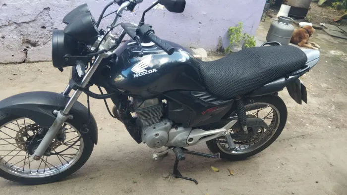 Vende se moto titam