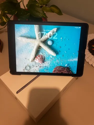 iPad 9 em excelente estado com capa e caixa