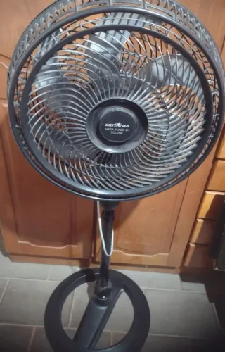 Ventilador 40 mega turbo com coluna marca: BRITÂNIA