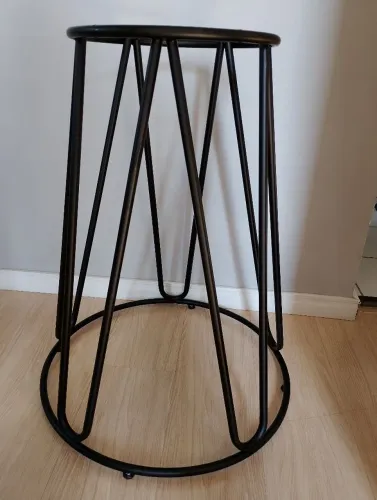 Pé de mesa de ferro