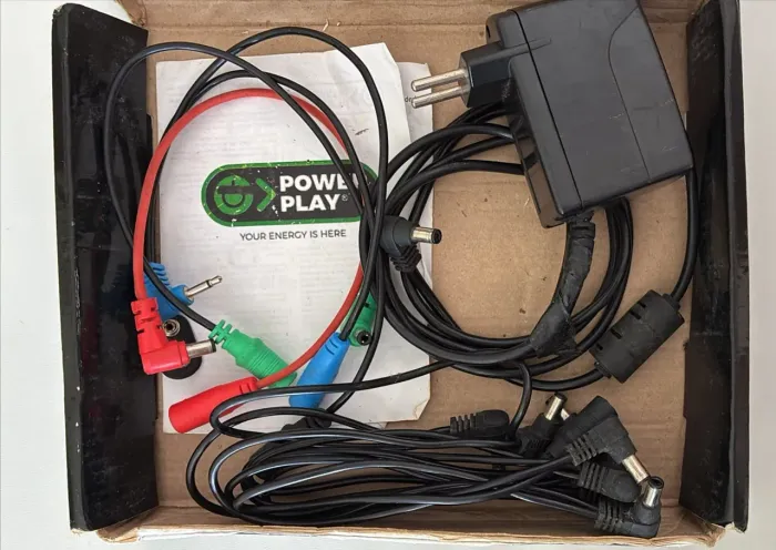 Fonte Pedais Power Play P9.8 2000ma 9V 8 Saídas
