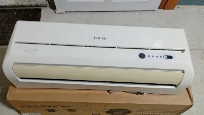 Ar condicionado splinter 7000 btus  em perfeito estado, aceito trocas por celular ou tv 