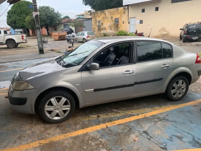 Renault Megane Sedan Dynamique 2.0 16V Mec. 2007