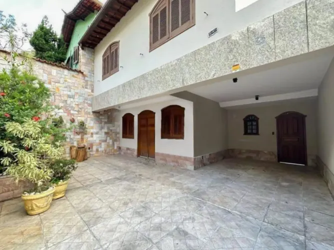 Casa com Habite-se 4 quartos à venda no Caiçara