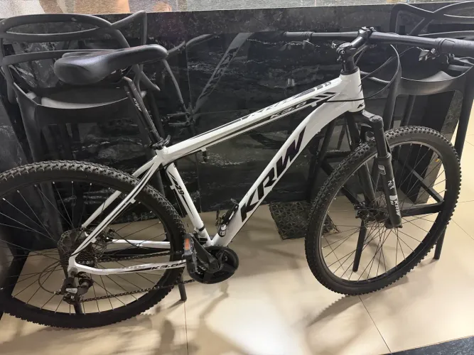 Bicicleta semi nova