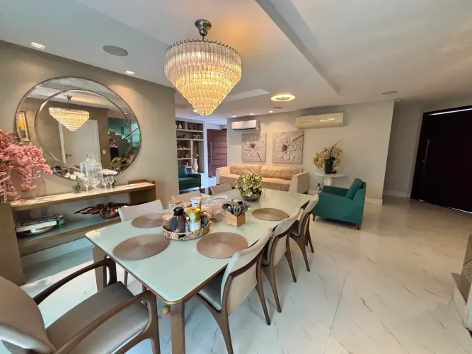 Casa Duplex no Ecovitale | 361m² | 6 Quartos | Energia Solar | Piscina | Cohajap