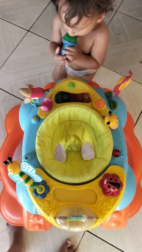 Vendo carrinho de bebê, bebê conforto, andajar e cadeirinha de alimentação de bebê