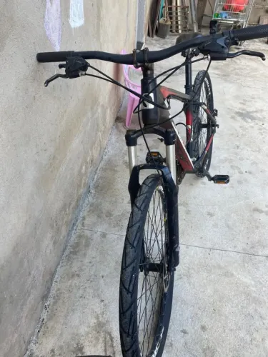 mountain bike (MTB) da marca TSW, especificamente do modelo TSW Hunter 29.