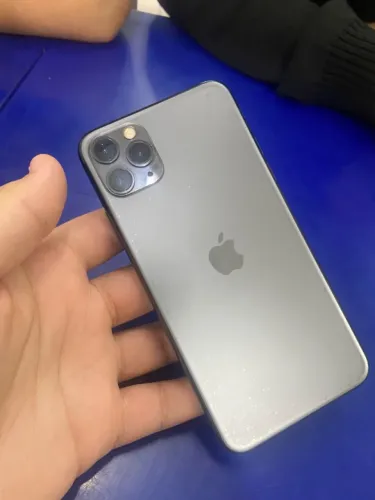 iPhone 11 Pro Max! 256 gb mensagem de tela e bateria que já foi trocada.