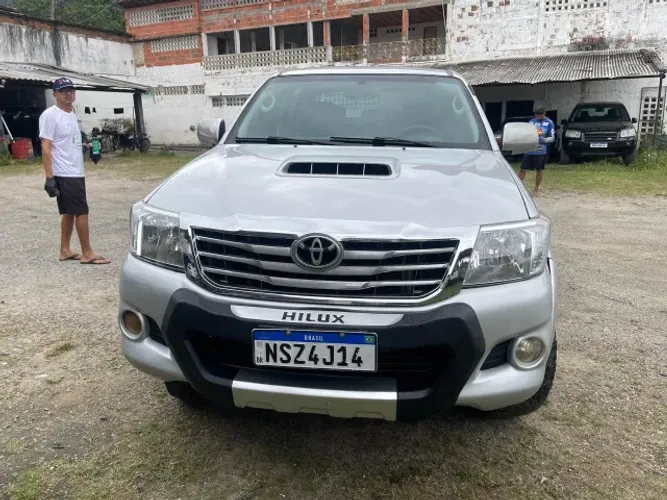 Toyota Hilux CD D4-d 4X4 2.5 16V 102cv TB Dies. 2011