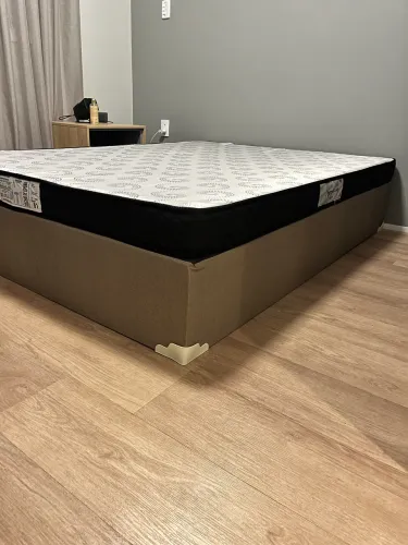 Cama de casal 1 mês de uso