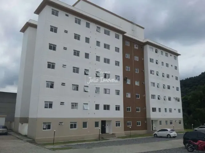 Apartamento 02 dormitórios no Guarani