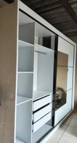 Vendo guarda roupa casal grande 2,70 x 2,30