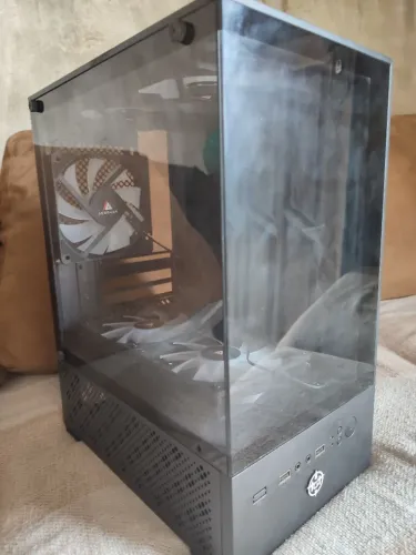 Gabinete gamer com fan rgb