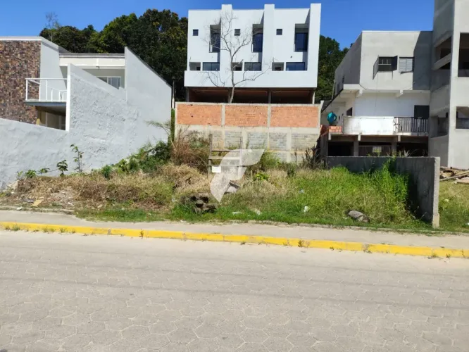 Terreno 258m² - Bairro Bombas- Bombinhas