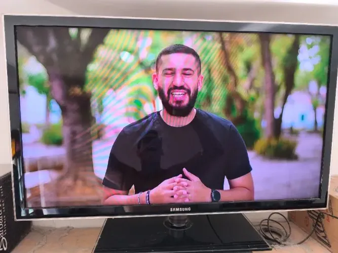TV Samsung LED TV de 40 polegadas - Full HD - Conversor digital integrado (DTV)
