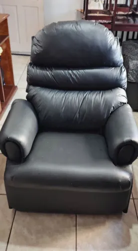 Poltrona de corino reclinável