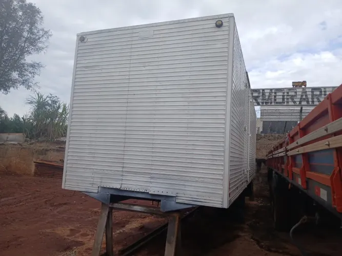 Bau 8 mts 250x250 chapeado