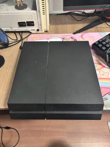 Playstation 4 (FONTE DE ALIMENTAÇÃO QUEBRADA)