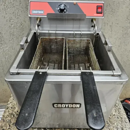 Fritador Elétrico de Mesa Croydon Zona Fria 5000W 15 Litros FZM5 220V-Usada (Estudo Troca)
