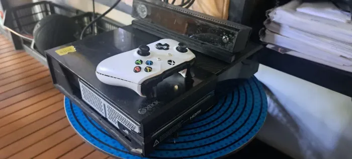 Xbox One + Kinect + Controle + Cabos - Leia a descrição