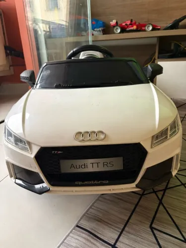 Carrinho Elétrico Infantil 12V - Audi TT