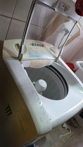 MAQUINA DE LAVAR USADA 110V NAO ENCHE DE AGUA SOZINHA, DEMAIS TUDO OK