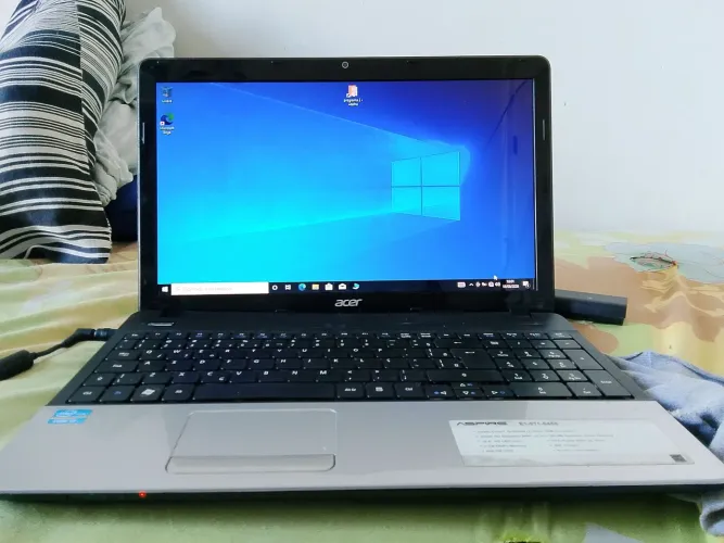 Notebook Acer E1-571