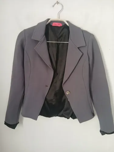 BLAZER SLIM CROPEED PLANET GIRLS CHUMBO TAMANHO P IMPECÁVEL