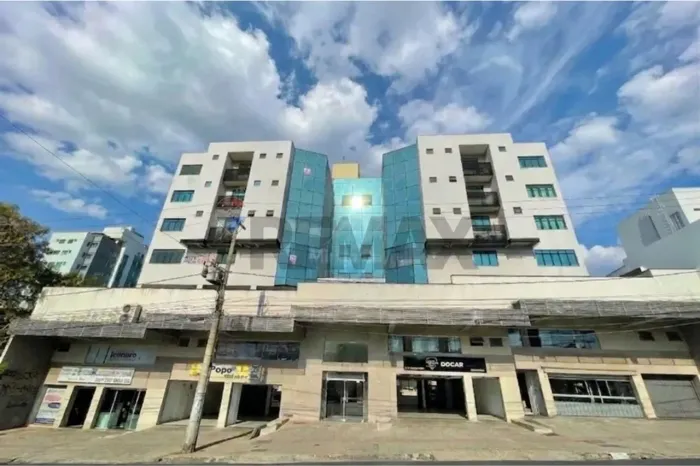 Sala comercial, 01 vaga, 01 banheiro, 96m2, localizada Av. Cristiano Machado, Bairro União