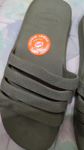 Três 3 Chinelos slyde havaianas novo 37 38 e 2 seminovos 37 /38