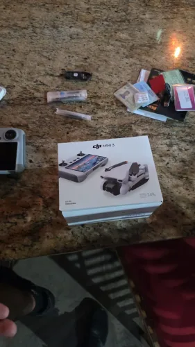 DRONE DJI MINI 3 COM TELA - IMPORTADO - USADO ESTADO ZERO