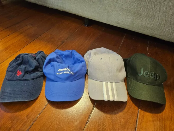 Bonés usados masculino marcas diversas ( 4 itens)
