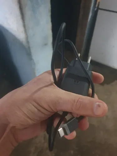 Vendo carregador Motorola.