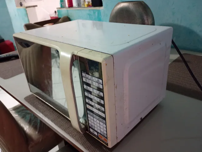 Microondas Midea 20L