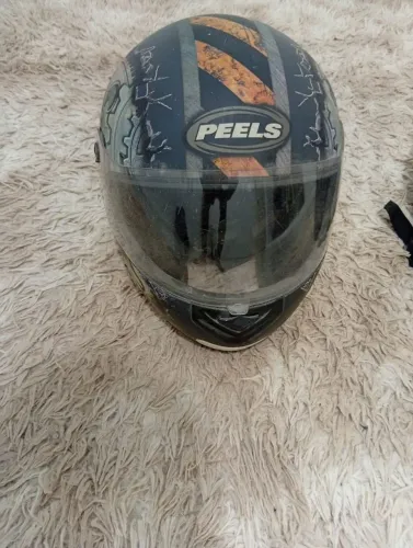 Capacete peels