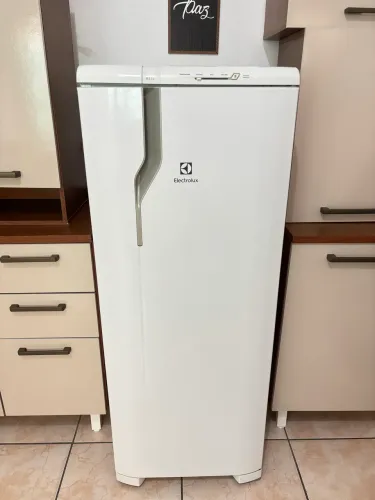 Geladeira Eletrolux em ótimo estado! 
