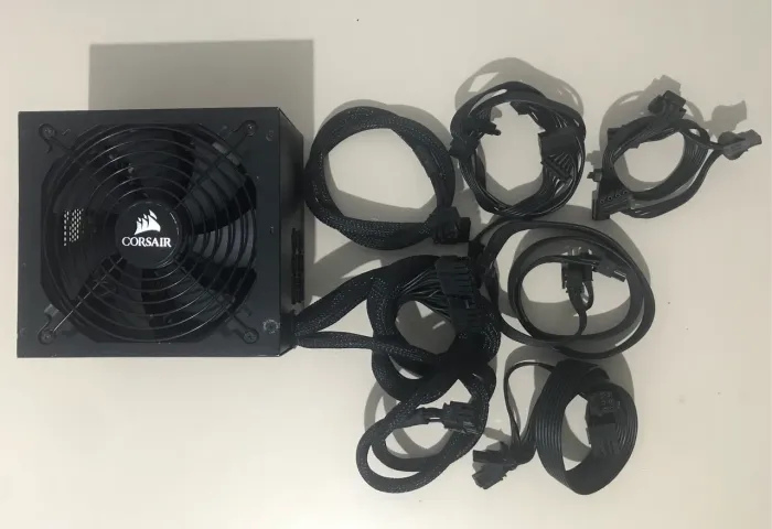 VALOR NEGOCIÁVEL!!! CORSAIR CX 850M