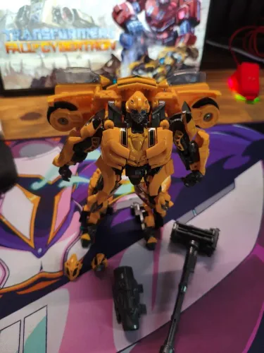 Transformers Bumblebee action figure Studio Series 74