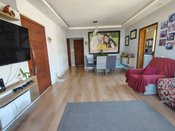 Casa térrea semi-mobiliado no Fragata com amplo pátio e garagem.