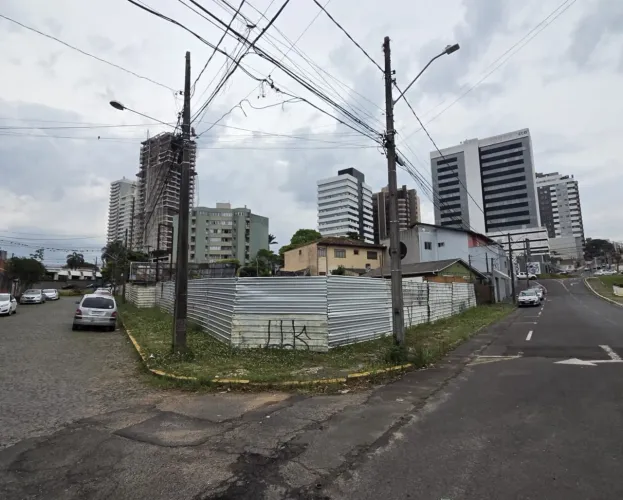 TERRENO A VENDA EM OLARIAS - CENTRO