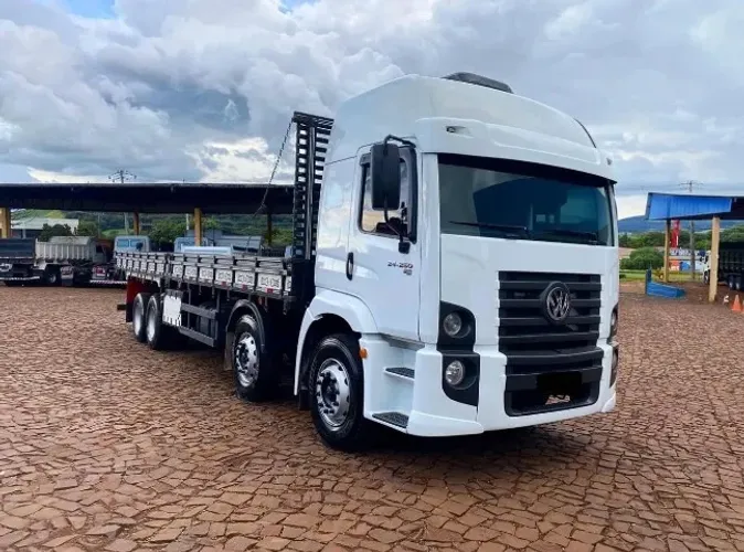vw 24250 8x2 2011/12