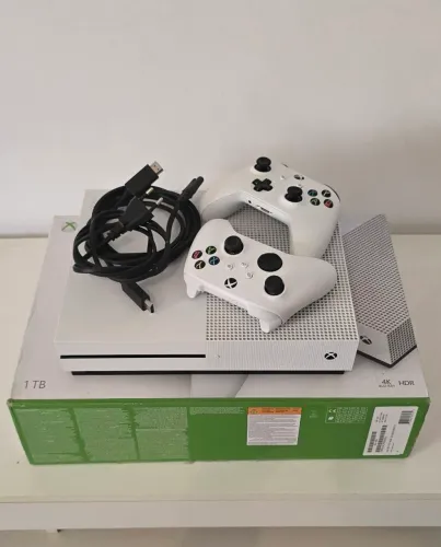 Xbox One S 1TB (Com Leitor de Disco) + 2 Controles Brancos Originais