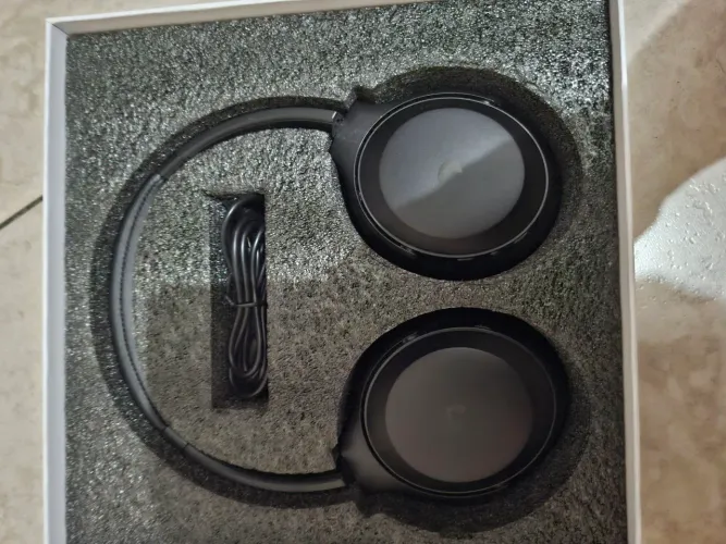 Vendo um fone de ouvido
