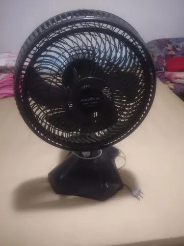 Vendo tudo frigobar, tv, cama espelho máquina de lavar etc.