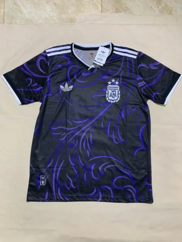 Camisa Argentina preta com roxo
