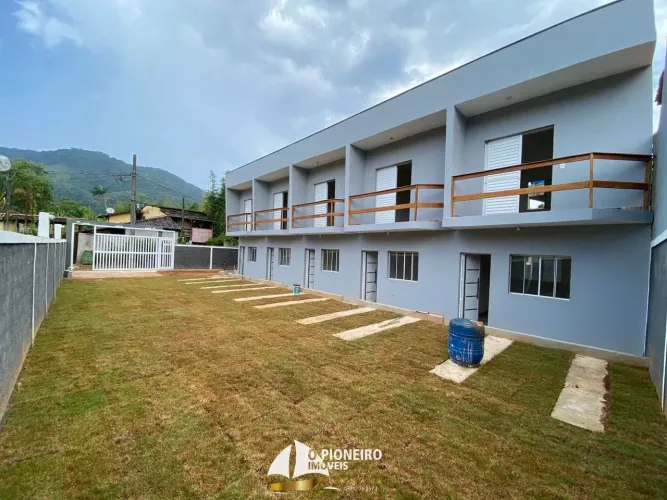 Casa de Condomínio com 1 suíte a 1km da praia