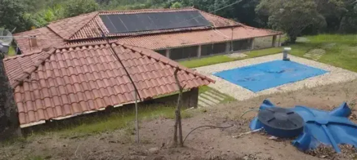 Sítio em Desterro de Entre Rios -MG água por gravidade lagoa piscina e casa muito boa