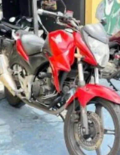 Moto cb300 no ponto de transferir tudo em dias